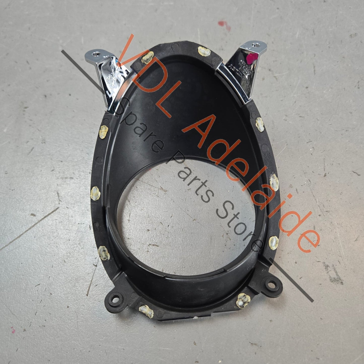 36A858741    Bentley Bentayga Front Centre Air Vent Trim 36A858741 Left