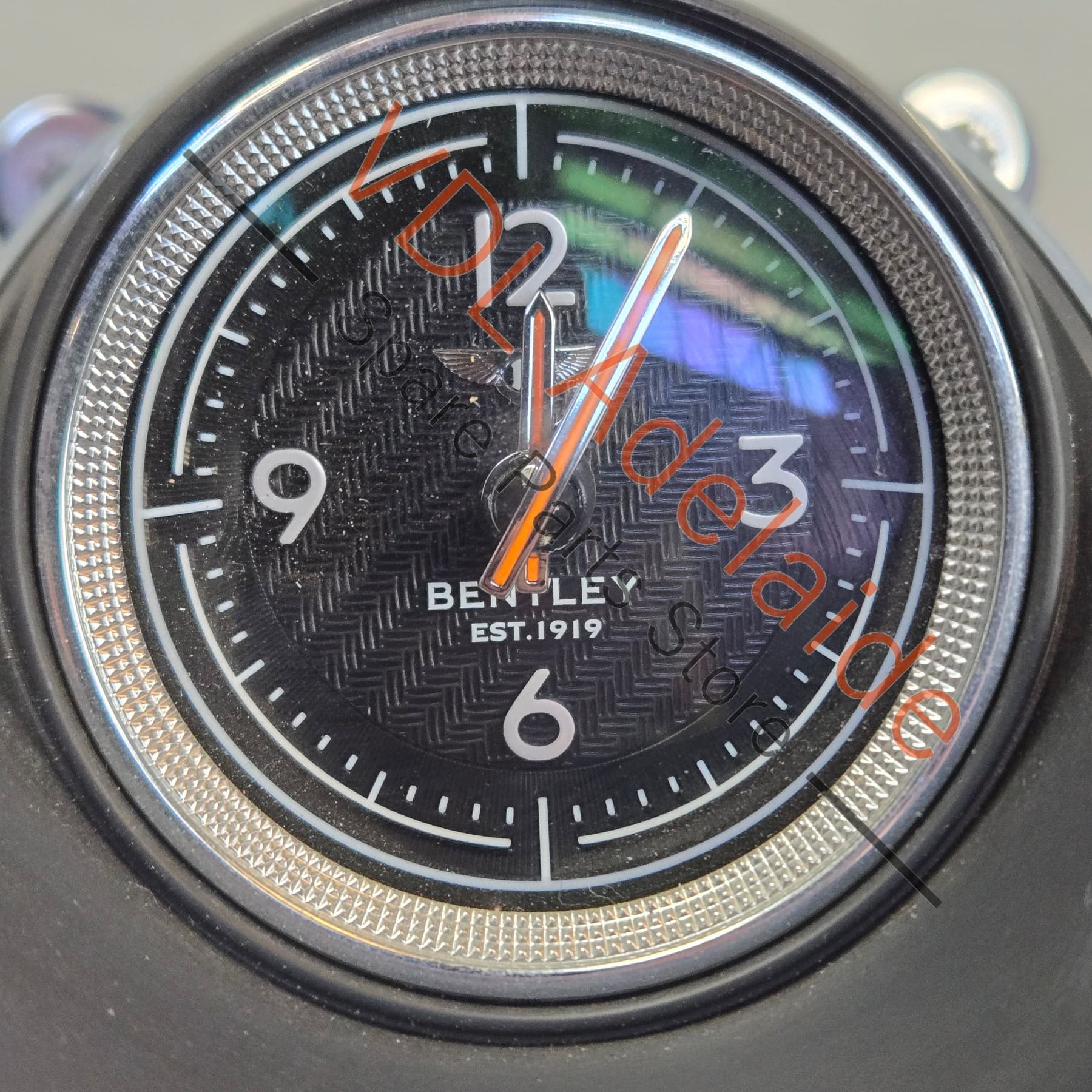 36A919204C    Bentley Bentayga Analogue Clock with trim 36A919204C