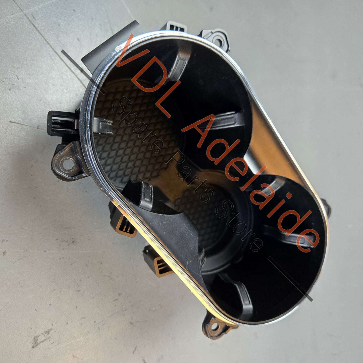 36A862533 36A860687   Bentley Bentayga Centre Console Drinks Cup Holder with Chrome Surround 36A860687 36A862533