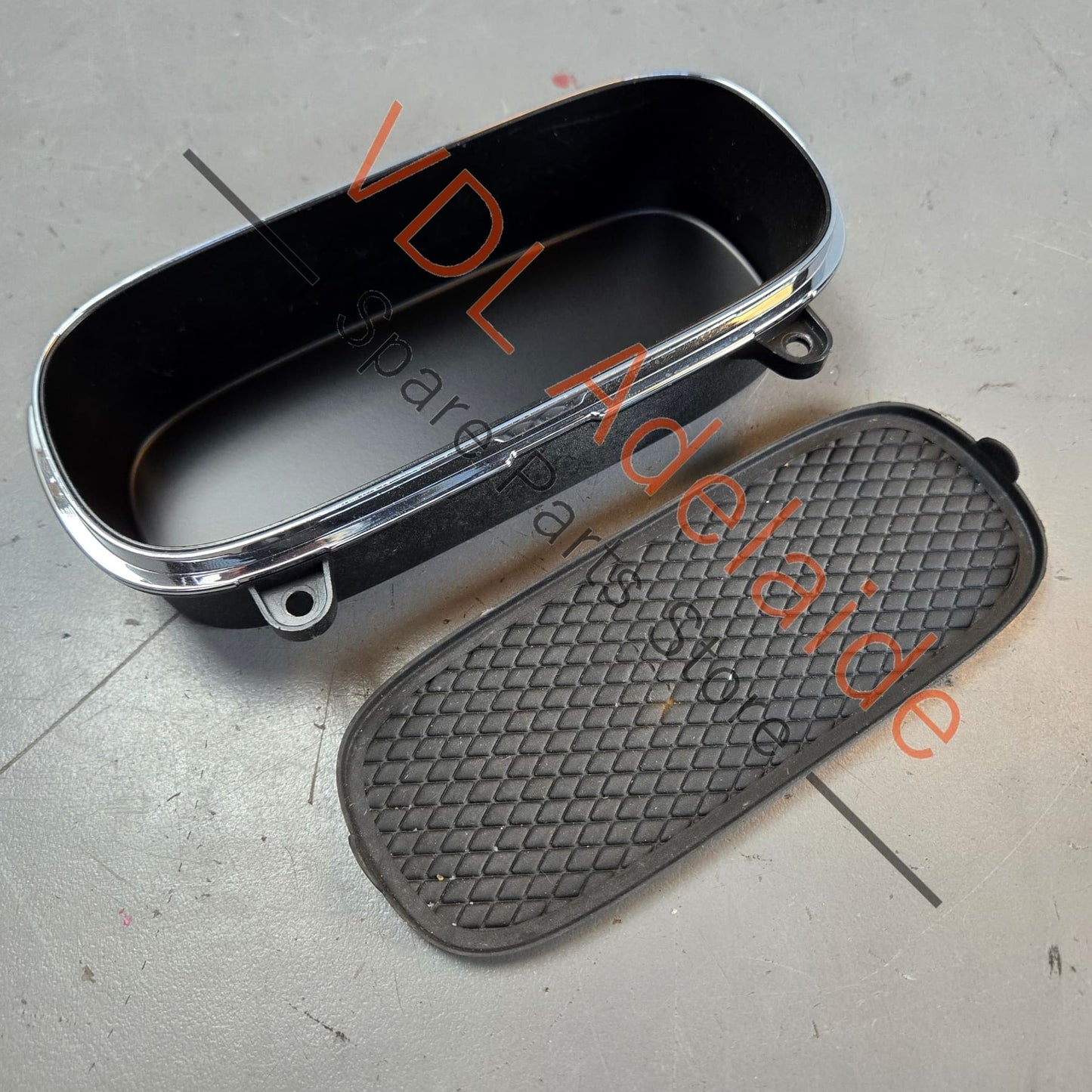 36A858329 36A858166   Bentley Bentayga Centre Console Storage box with Chrome Surround 36A858329 36A858166