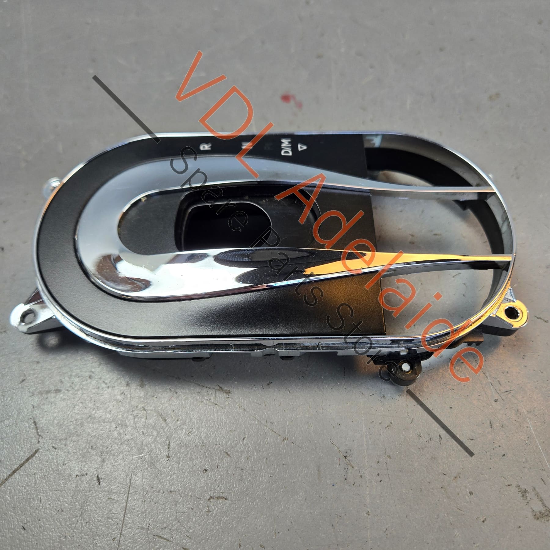 36C927342A    Bentley Bentayga Centre Console Shifter Surround Trim 36A927342A