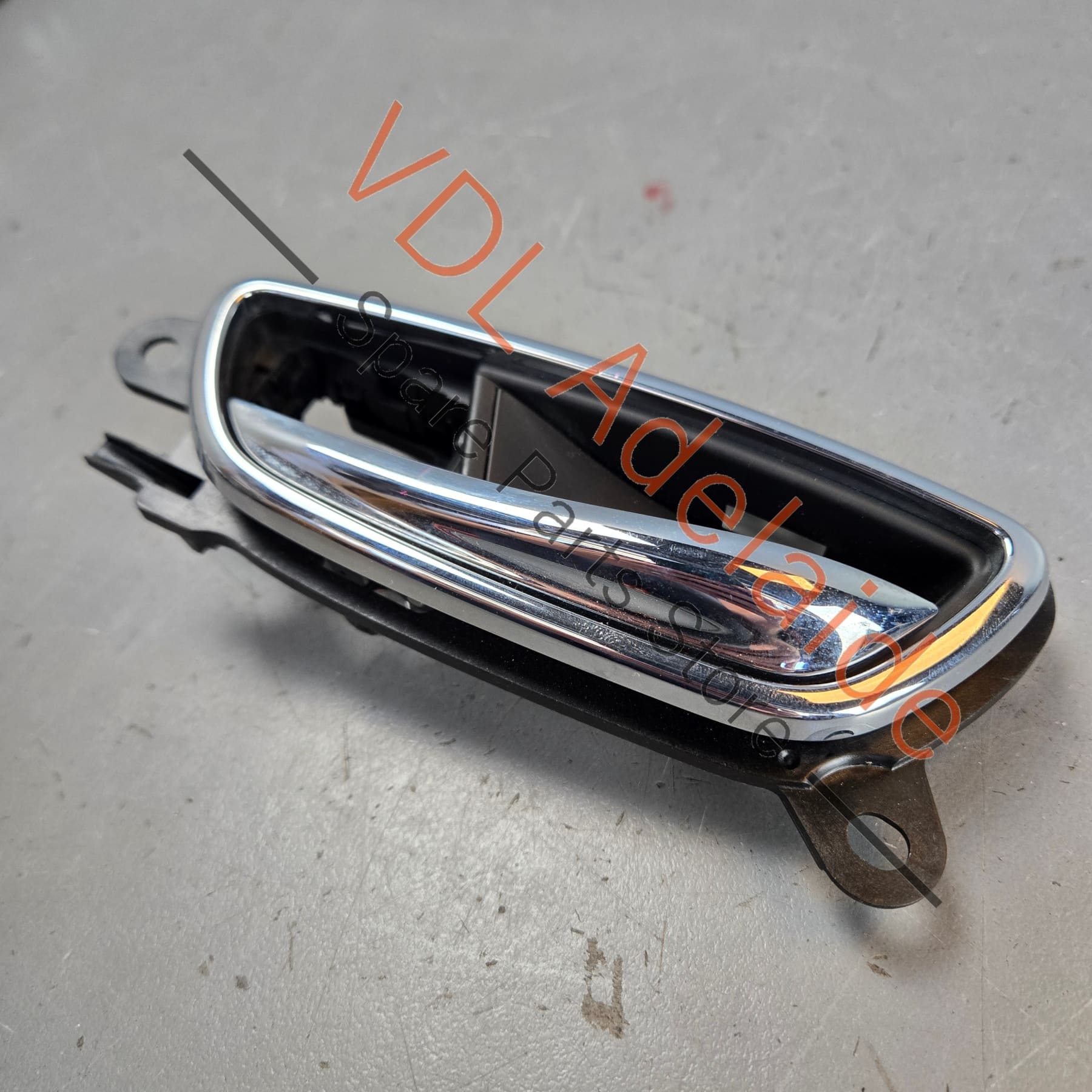 4W0837197, 36A837113A   Bentley Bentayga Interior Door Handle Pull Right 34W0837197, 36A837113A