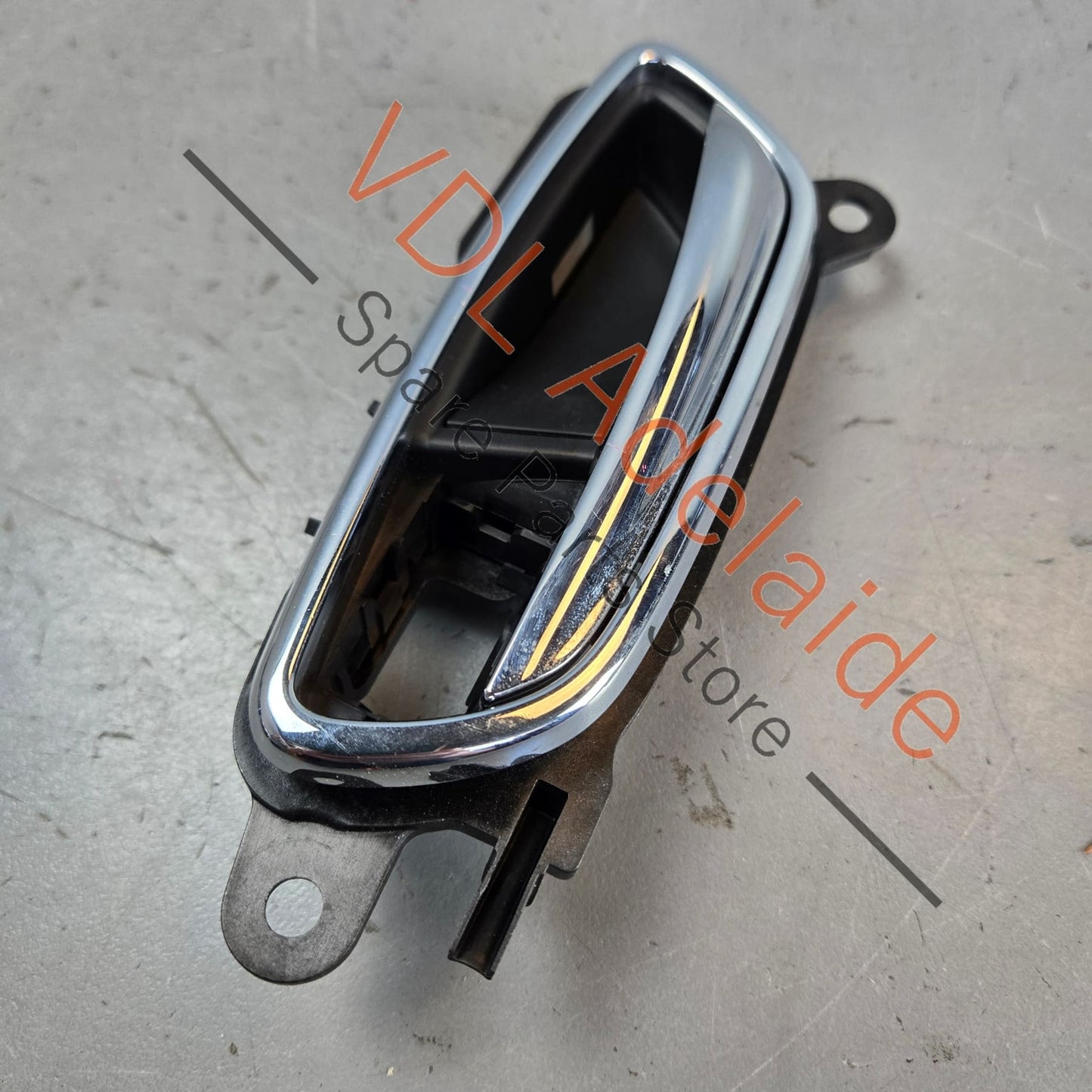 4W0837197, 36A837113A   Bentley Bentayga Interior Door Handle Pull Right 34W0837197, 36A837113A