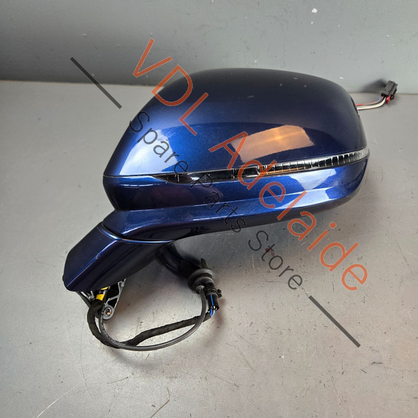 36C857217A 36A857521 36A857537GRU  Bentley Bentayga Left Exterior Mirror Housing Complete for RHD with Surround Camera