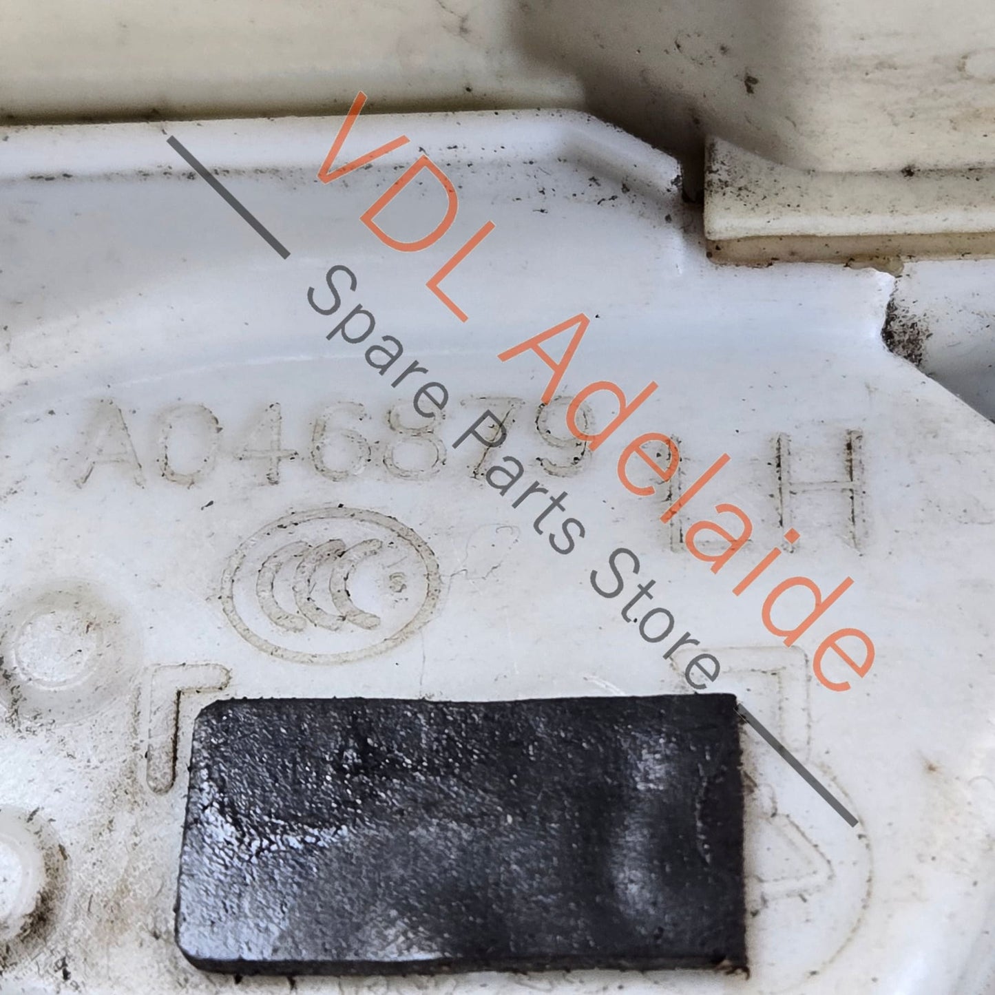 4M2837015D    Audi Q7 Bentley Bentayga Door Lock Module Left Front 4M2837015D