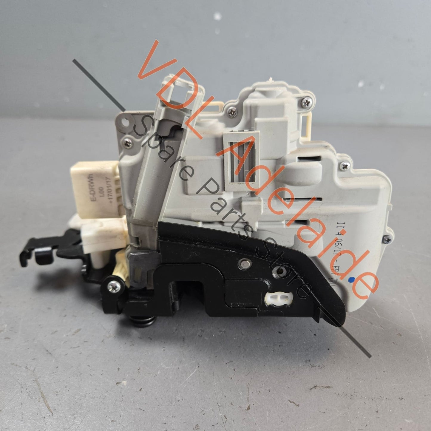 4M2837016F    Audi Q7 Bentley Bentayga Door Lock Module Right Front 4M2837016F