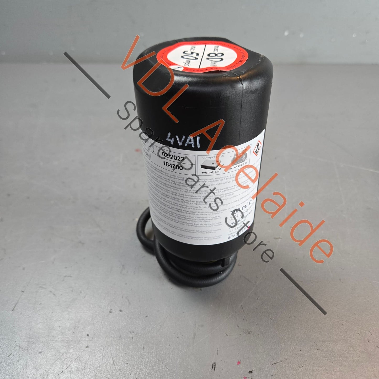 8P0012619A    Bentley Bentayga Emergency Flat Tyre Puncture Sealant 8P0012619A 700ml