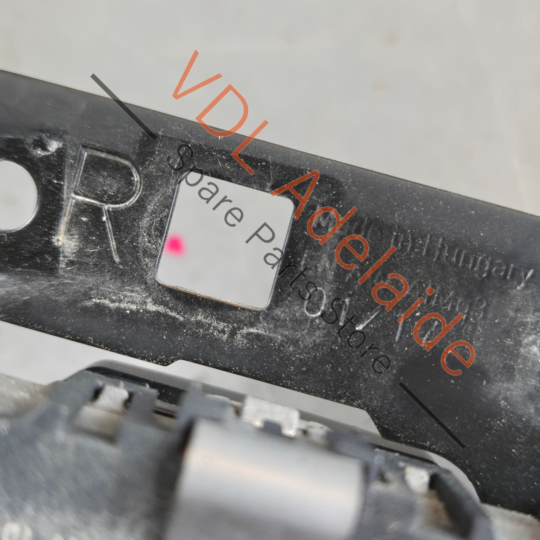 36A907561A    Bentley Bentayga Front Radar Sensor Master RHS 36A907561A