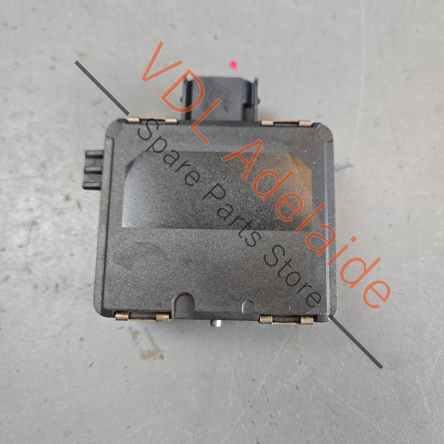 4M0907566C 4M0907566D   Bentley Bentayga Rear Radar Sensor Master RHS 4M0907566C