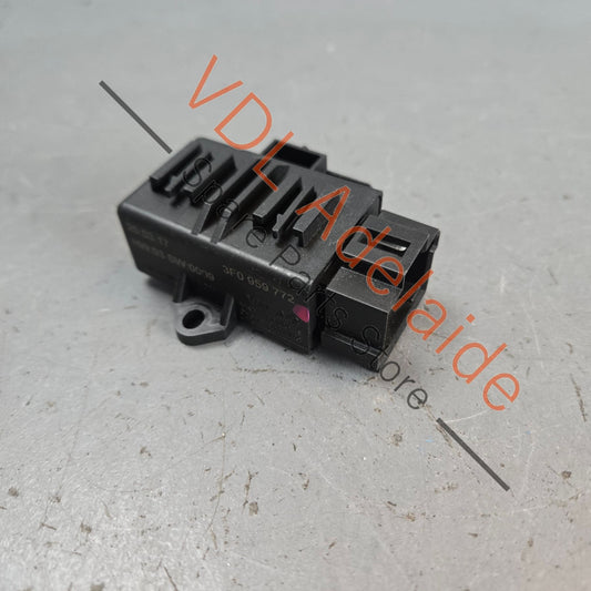 3F0959772    Bentley Bentayga Rear Seat Heating Control Unit 3F0959772