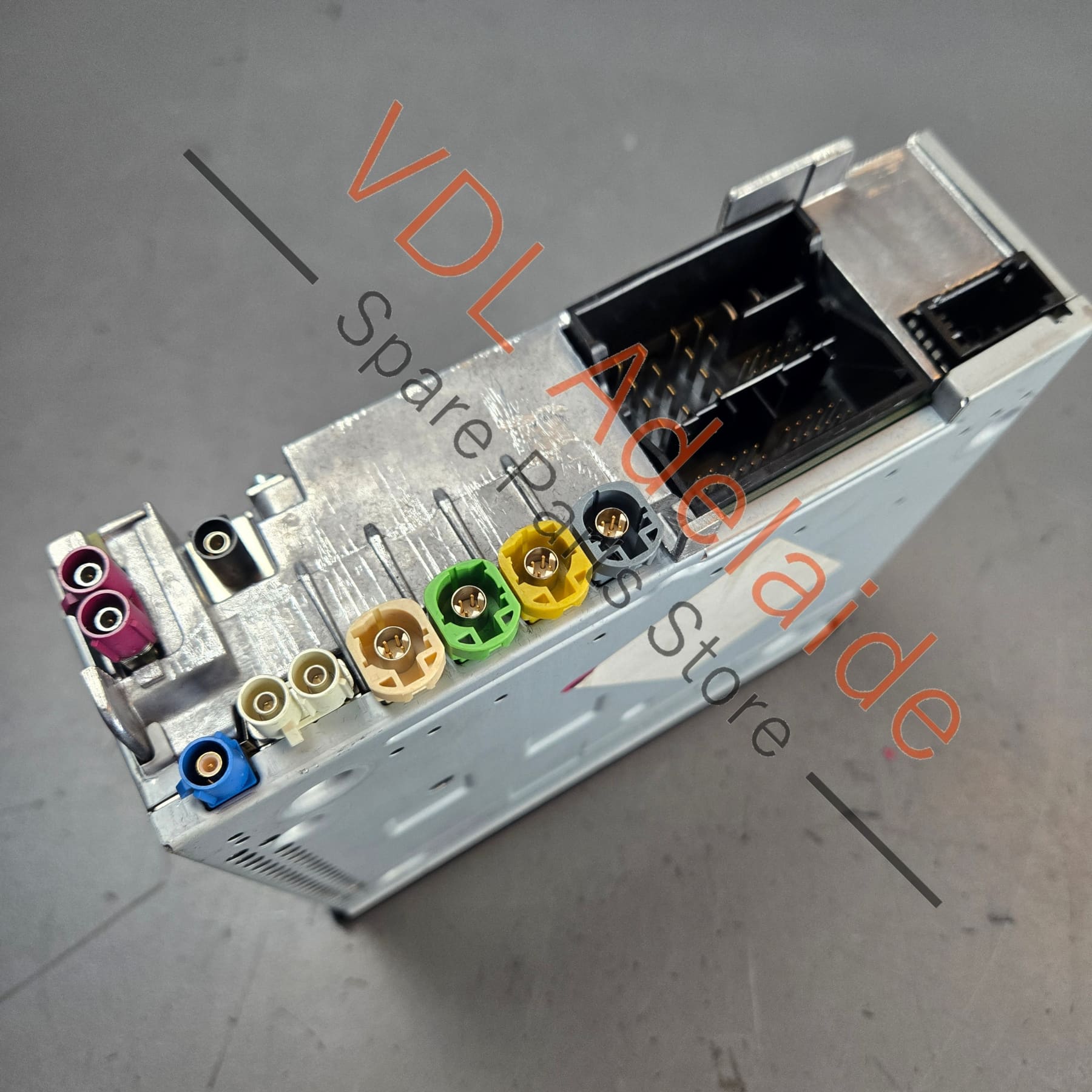 36A035041A    Bentley Bentayga Main Radio Central Computer MIB2 MIB Premium 36A035041A