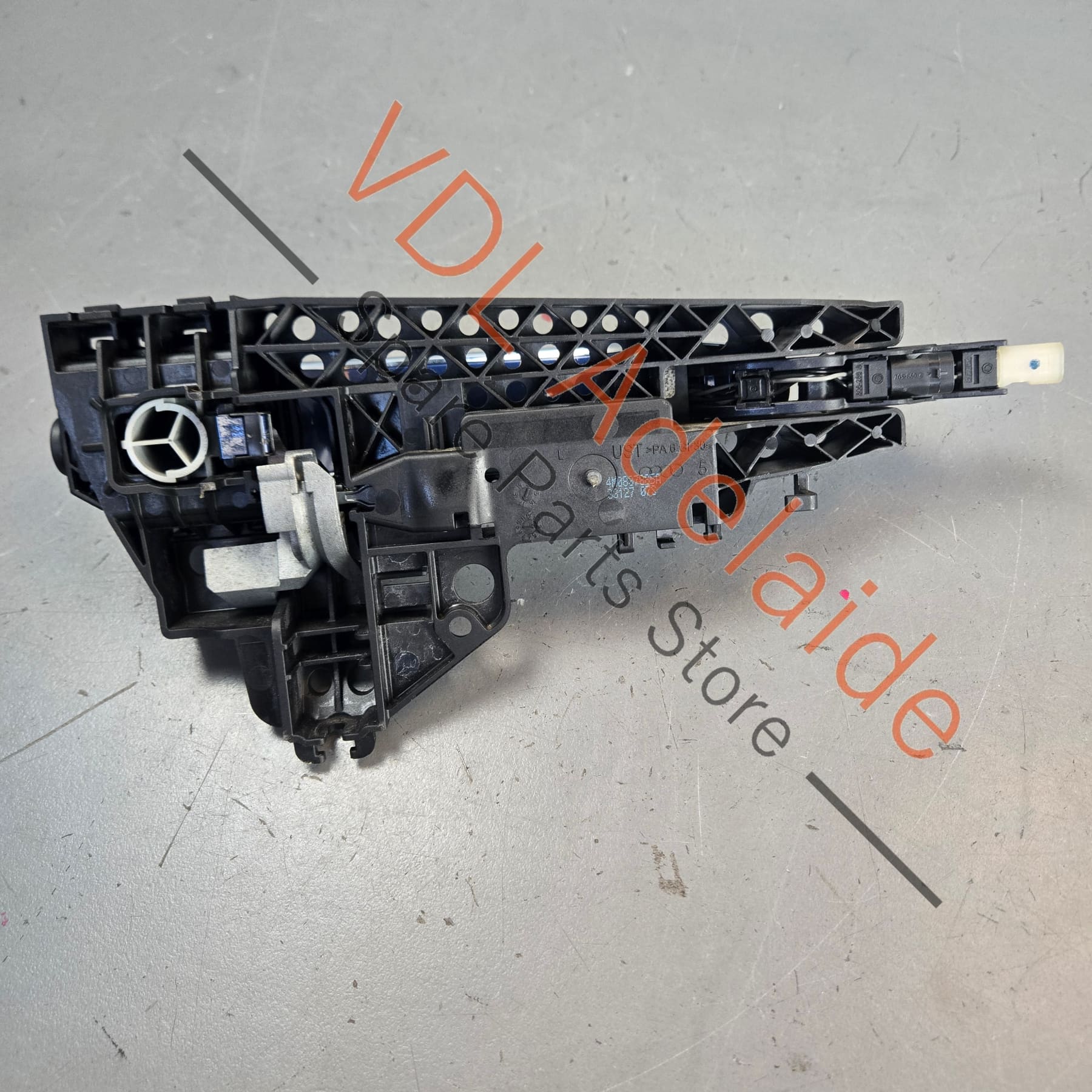 36A837205F 4M0837885A   Bentley Bentayga Left Side Passenger Exterior Door Handle Assembly 36A837205F 4M0837885A