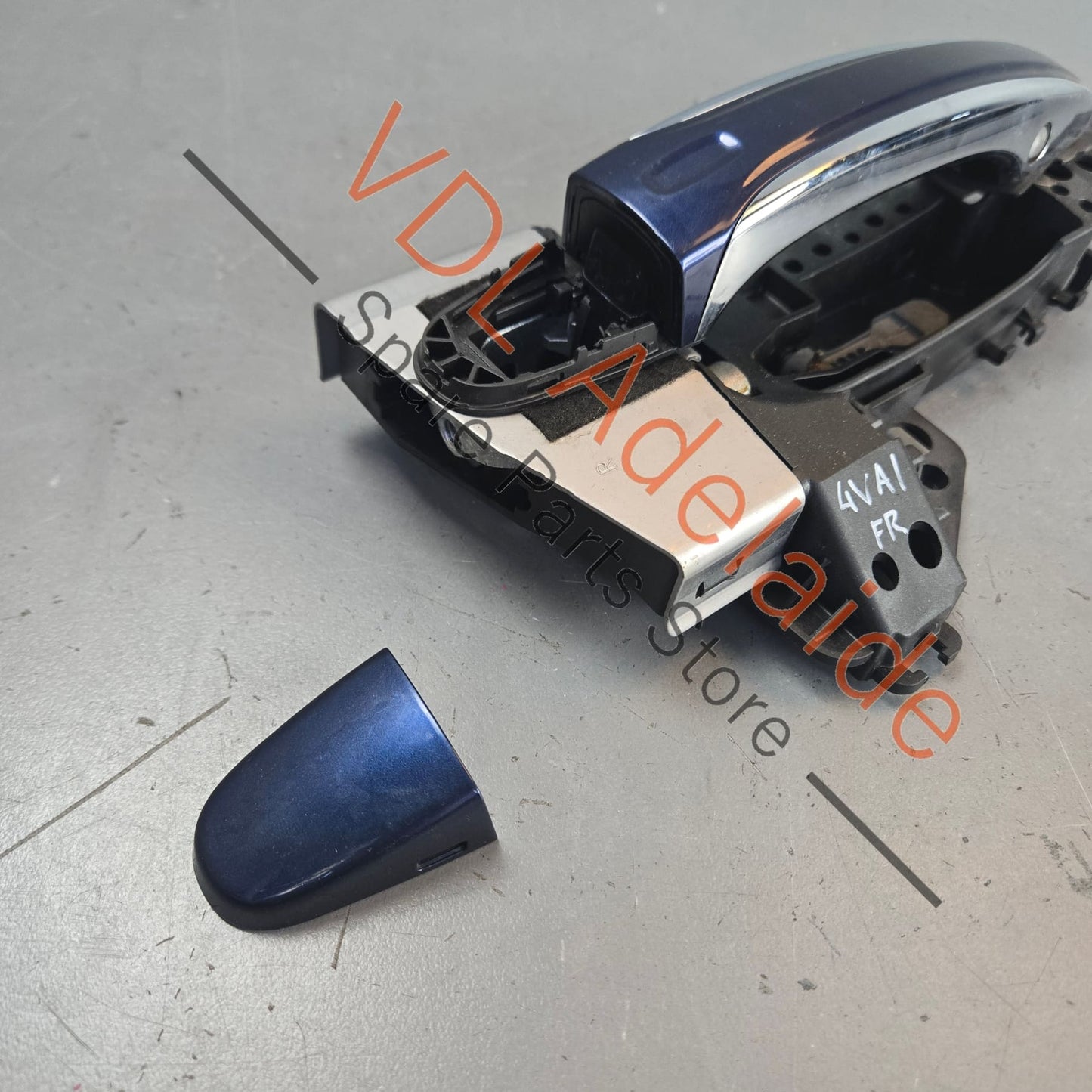 36A837206F 4M2837886A   Bentley Bentayga Right Front Drivers Exterior Door Handle Assembly 36A837206F 4M2837886A