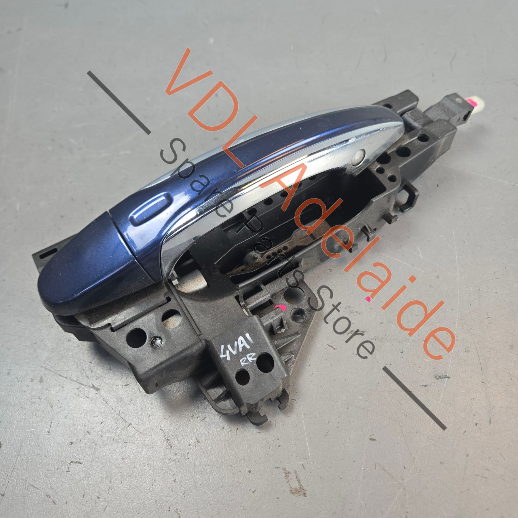 36A837206F 4M0837886A   Bentley Bentayga Right Passenger Exterior Door Handle Assembly 36A837206F 4M0837886A
