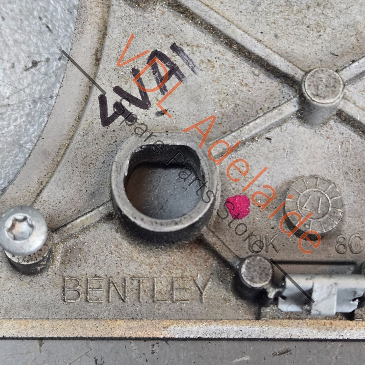 36A858085C    Bentley Bentayga Centre Dash Liquid Amber Wood Veneered Trim for Dashboard Interior 36A858085C