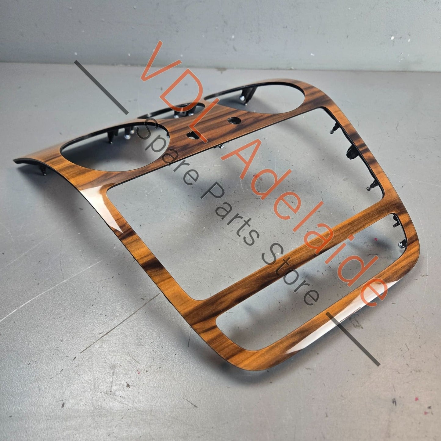 36A858085C    Bentley Bentayga Centre Dash Liquid Amber Wood Veneered Trim for Dashboard Interior 36A858085C