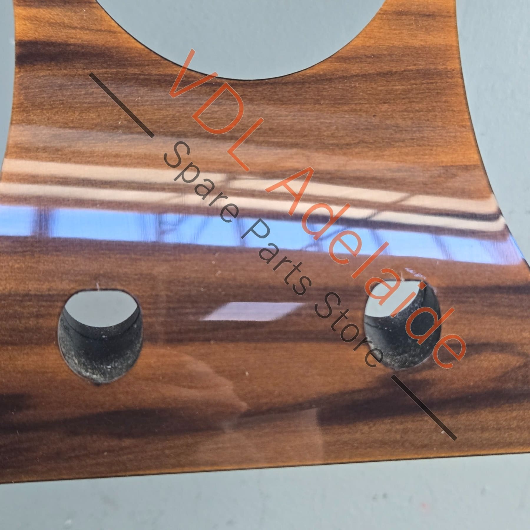 36A858085C    Bentley Bentayga Centre Dash Liquid Amber Wood Veneered Trim for Dashboard Interior 36A858085C