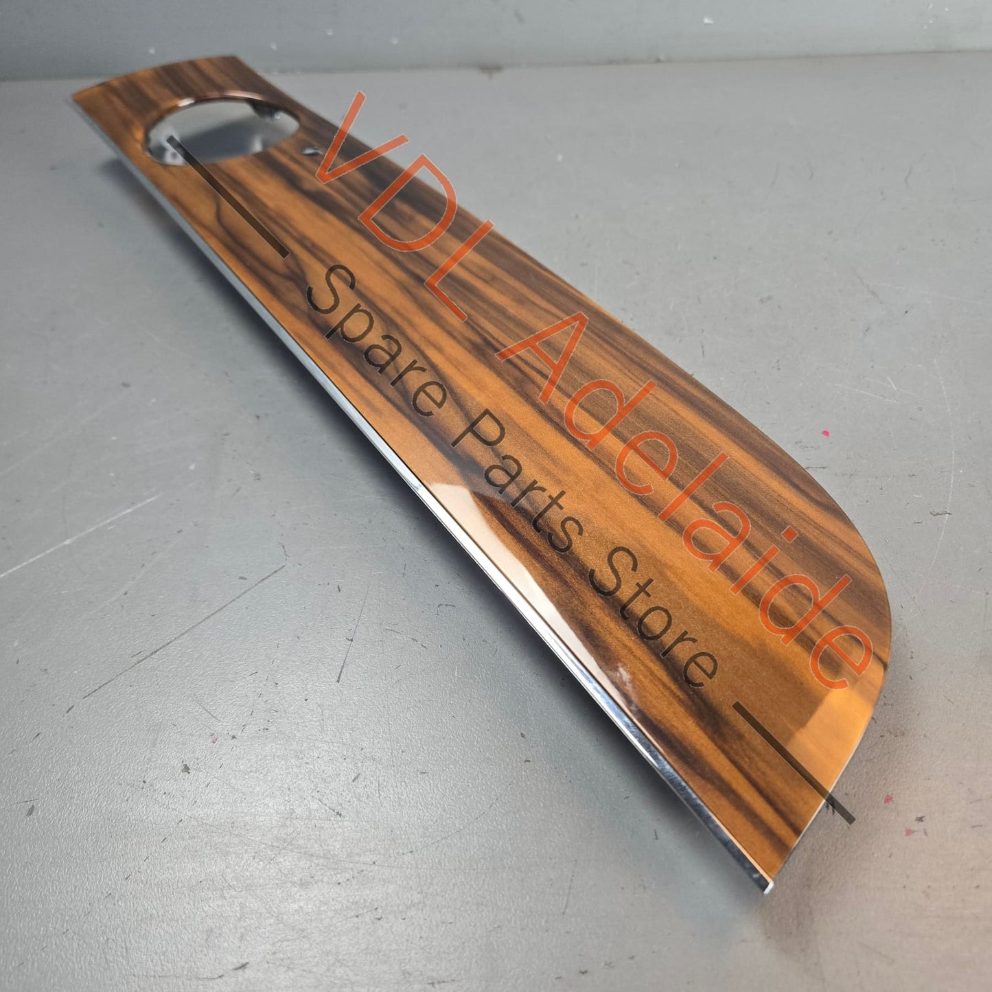 36C857053B    Bentley Bentayga Passenger Glovebox Trim Dash Wood Liquid Amber Veneered Interior 36C857053B
