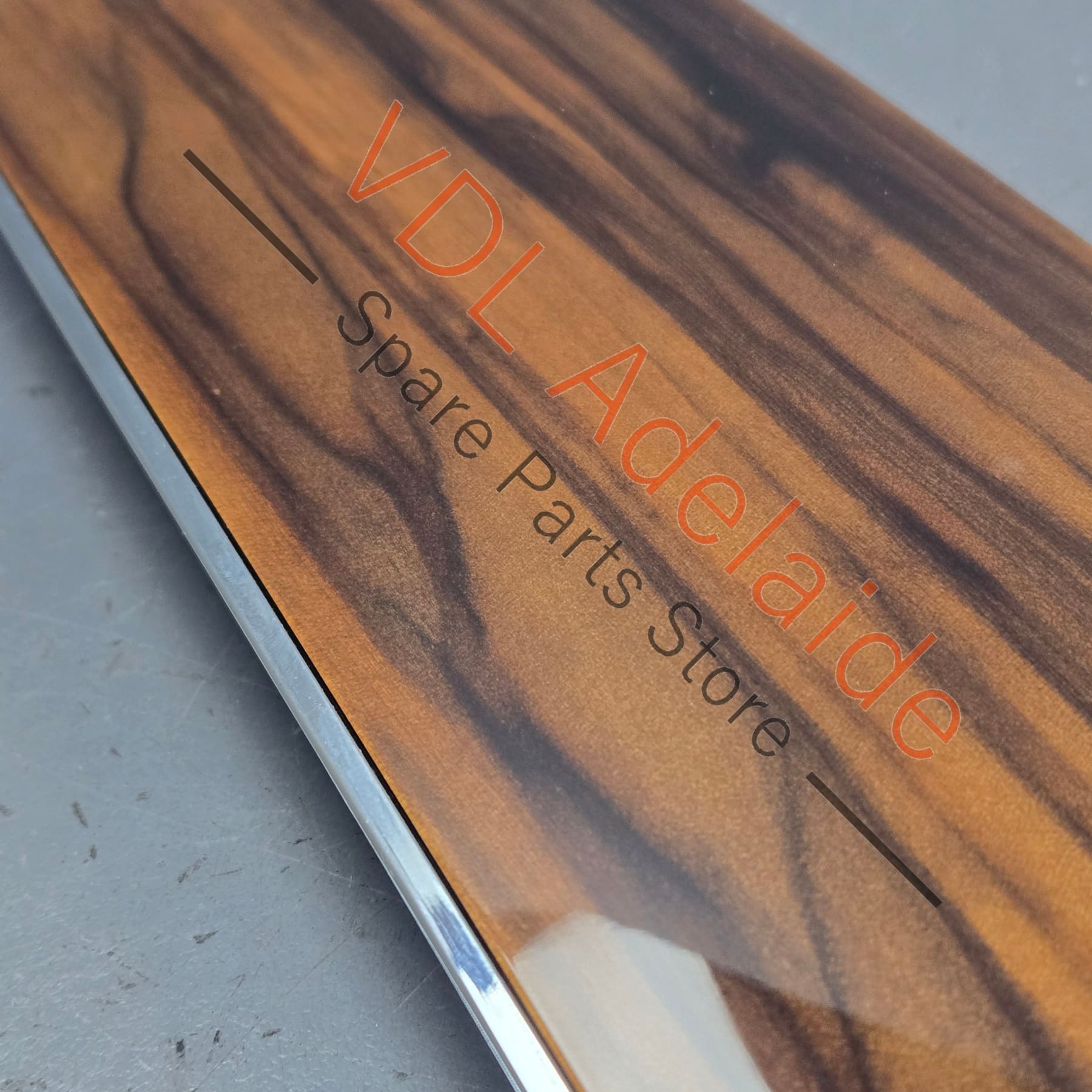 36C857053B    Bentley Bentayga Passenger Glovebox Trim Dash Wood Liquid Amber Veneered Interior 36C857053B