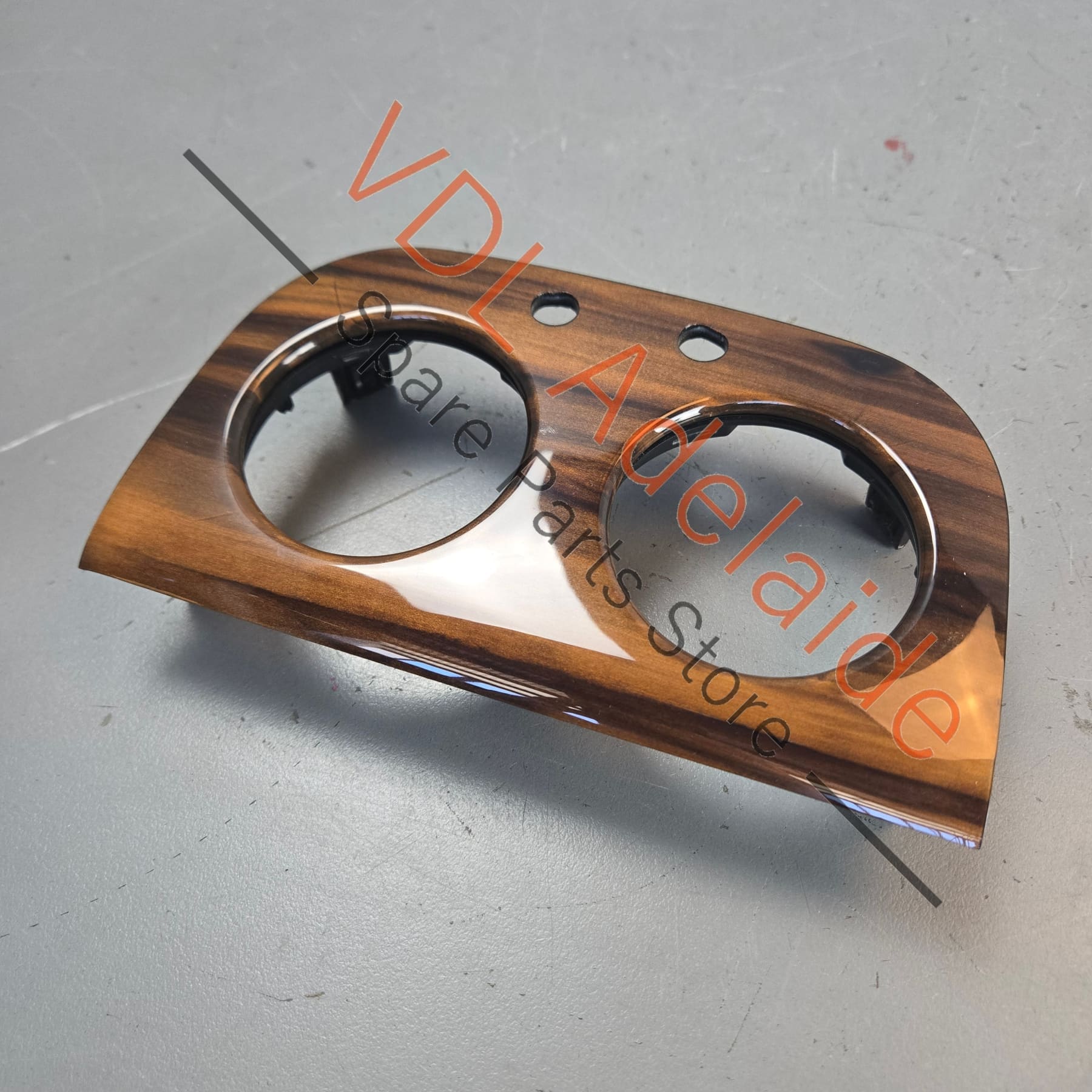 36A858175B    Bentley Bentayga Centre Console Rear Vent Trim Wood Liquid Amber Veneered Interior 36A858175B