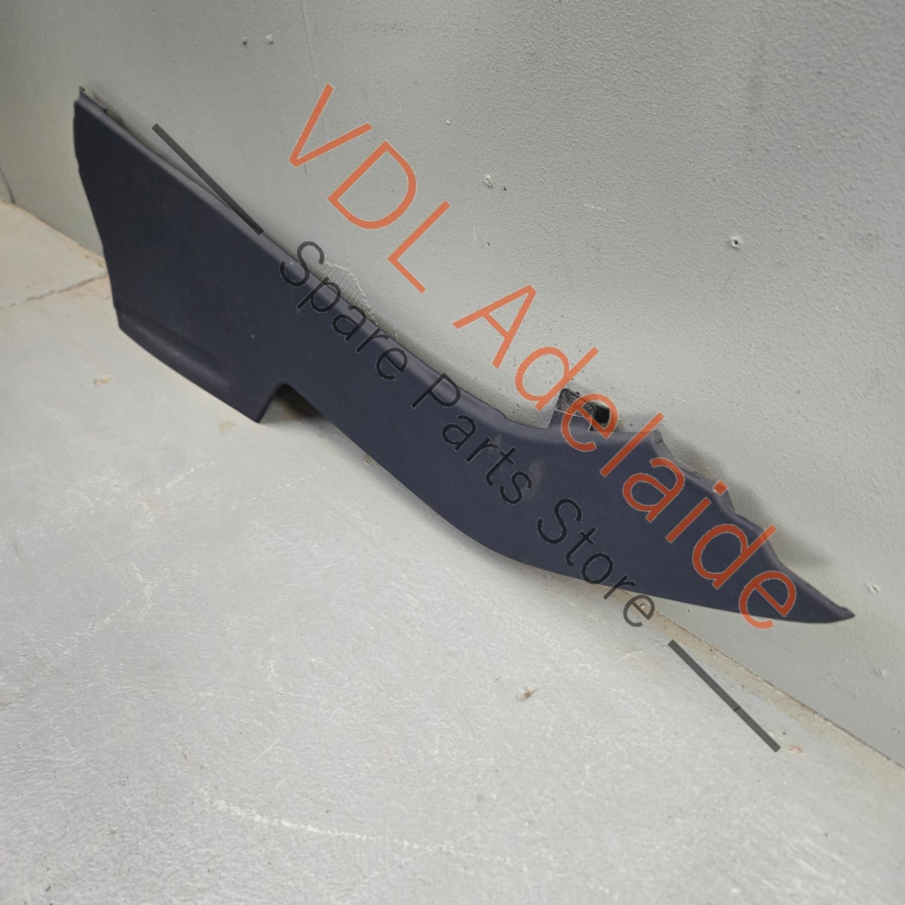 36A863240    Bentley Bentayga Centre Console Right Side Panel Trim Imperial Blue Leather 36A863240