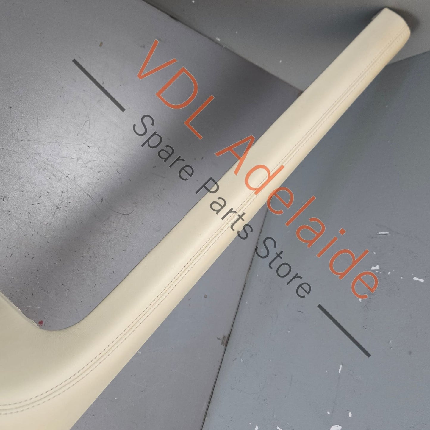 36C868109 36C868110   Bentley Bentayga Left Side Lower Glovebox Dashboard Trim Linen Leather 36C868109