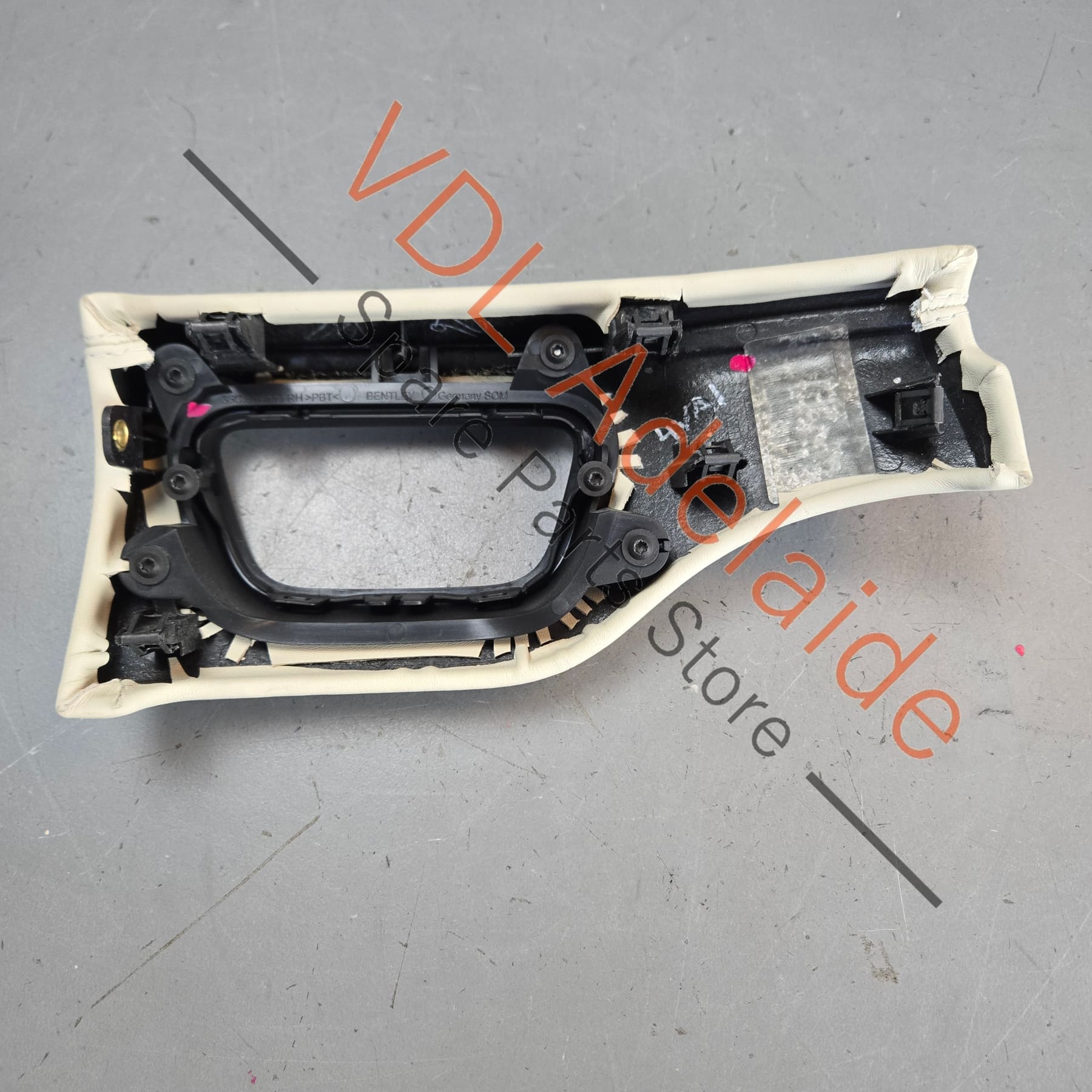 36C868115    Bentley Bentayga Right Side Headlight Switch Dashboard Trim Linen Leather 36C868115
