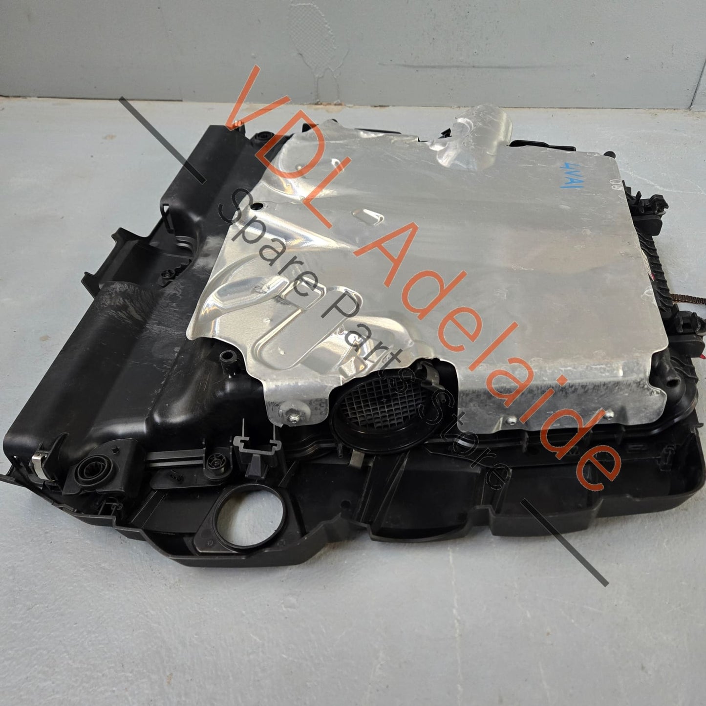 4M0133849M 4M0133837M   Bentley Bentayga Air Filter Engine Cover Assembly 4M0133849M 4M0133837M V8 Diesel