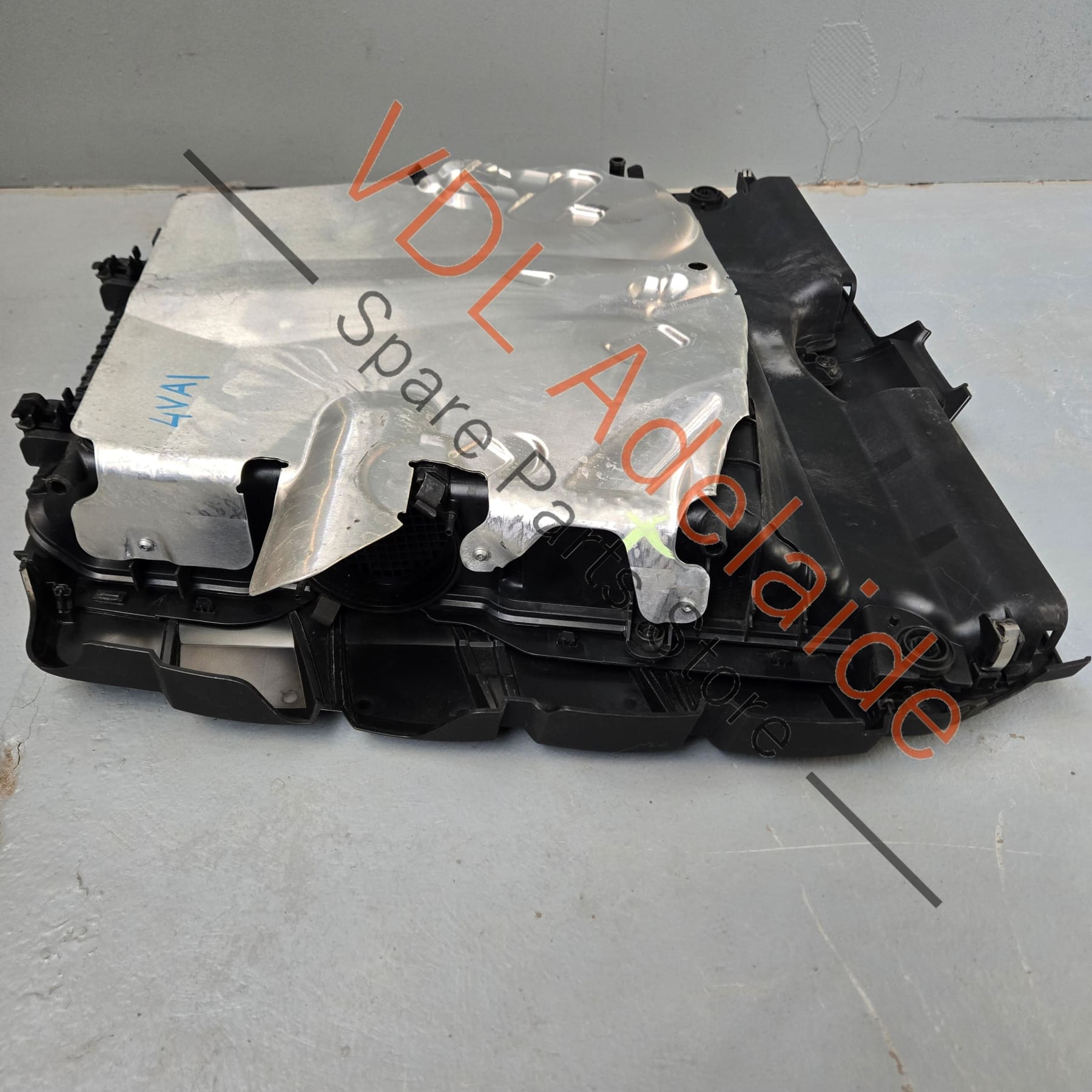 4M0133849M 4M0133837M   Bentley Bentayga Air Filter Engine Cover Assembly 4M0133849M 4M0133837M V8 Diesel