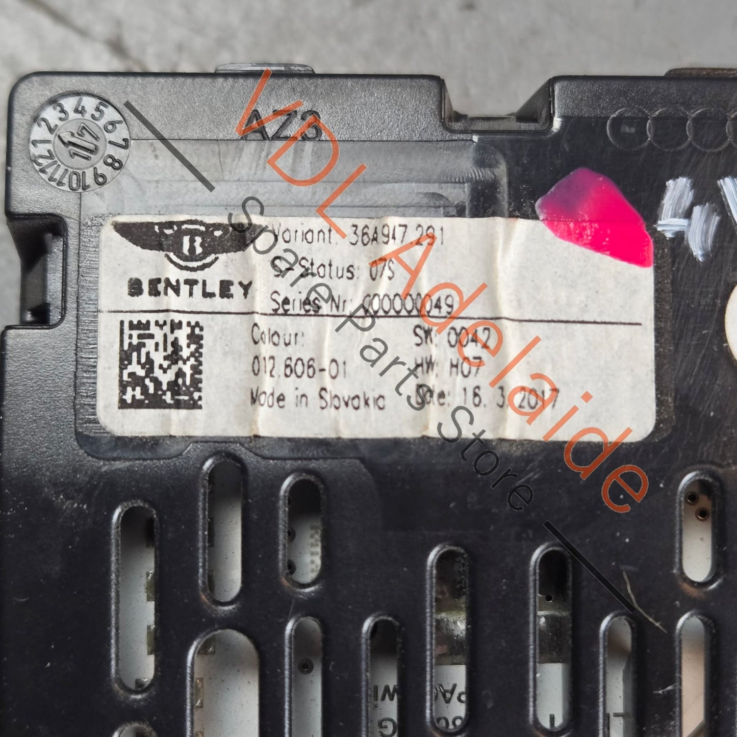 36A947291    Bentley Bentayga Left Side Rear Passenger Reading Light 36A947291