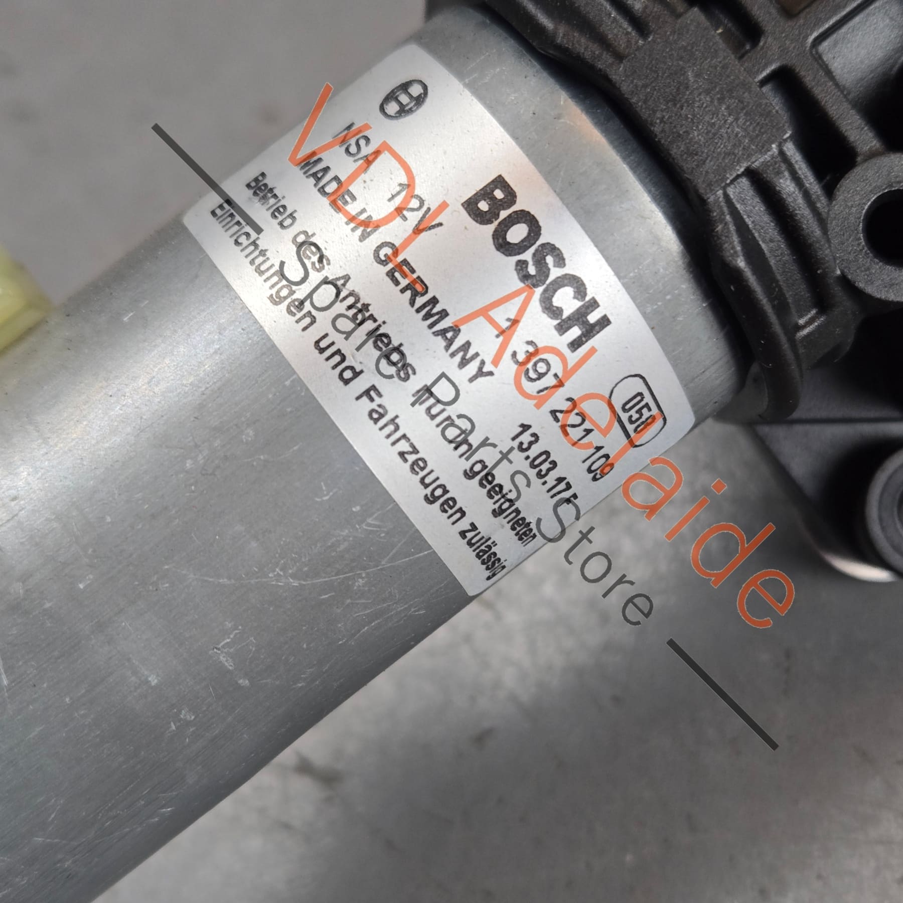 4M0827851A    Audi Q7 Bentley Bentayga Electric Tailgate Boot Lift Motor 4M0827851A Left