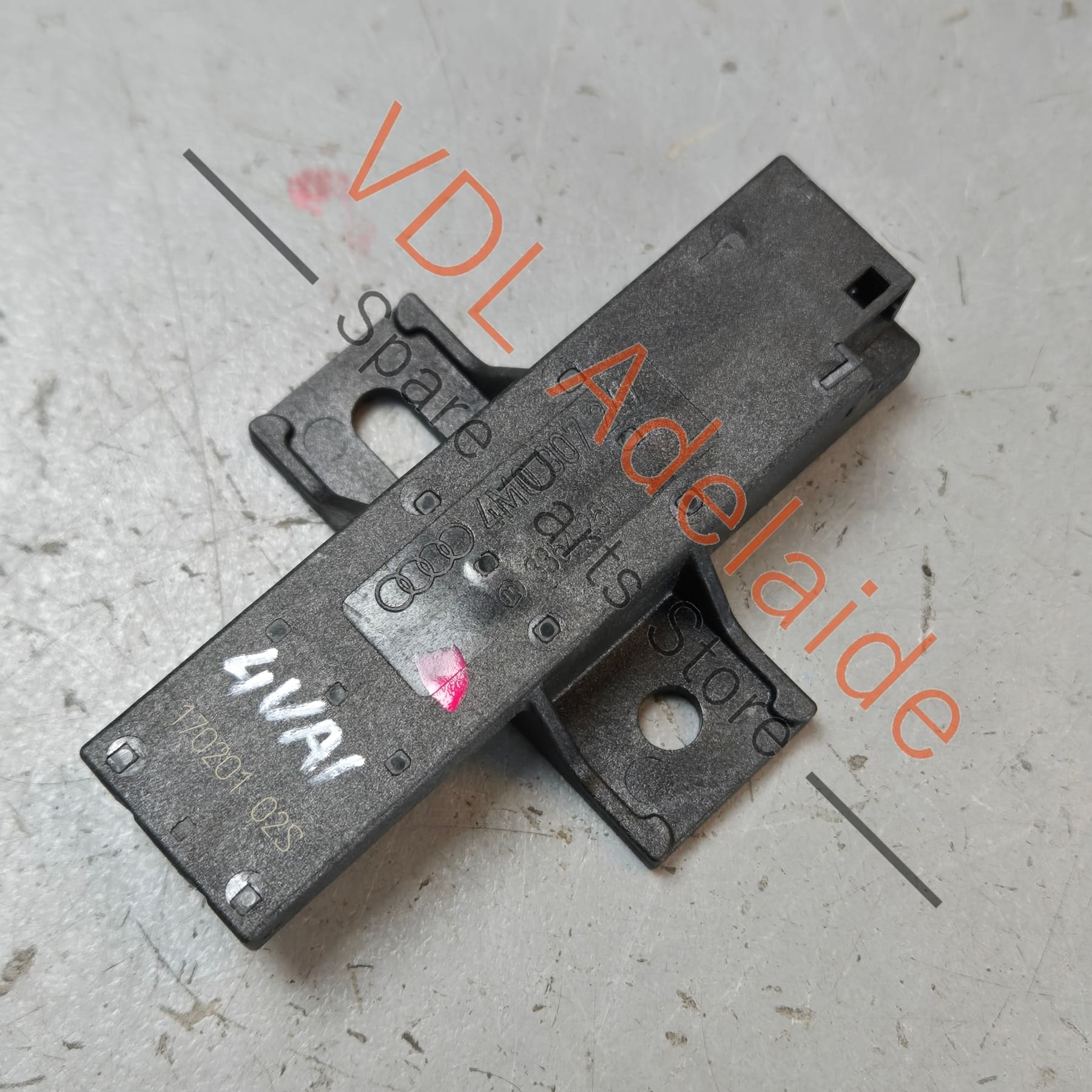4M0907247    Audi VW Bentley Key Kessy Antenna 4M0907247