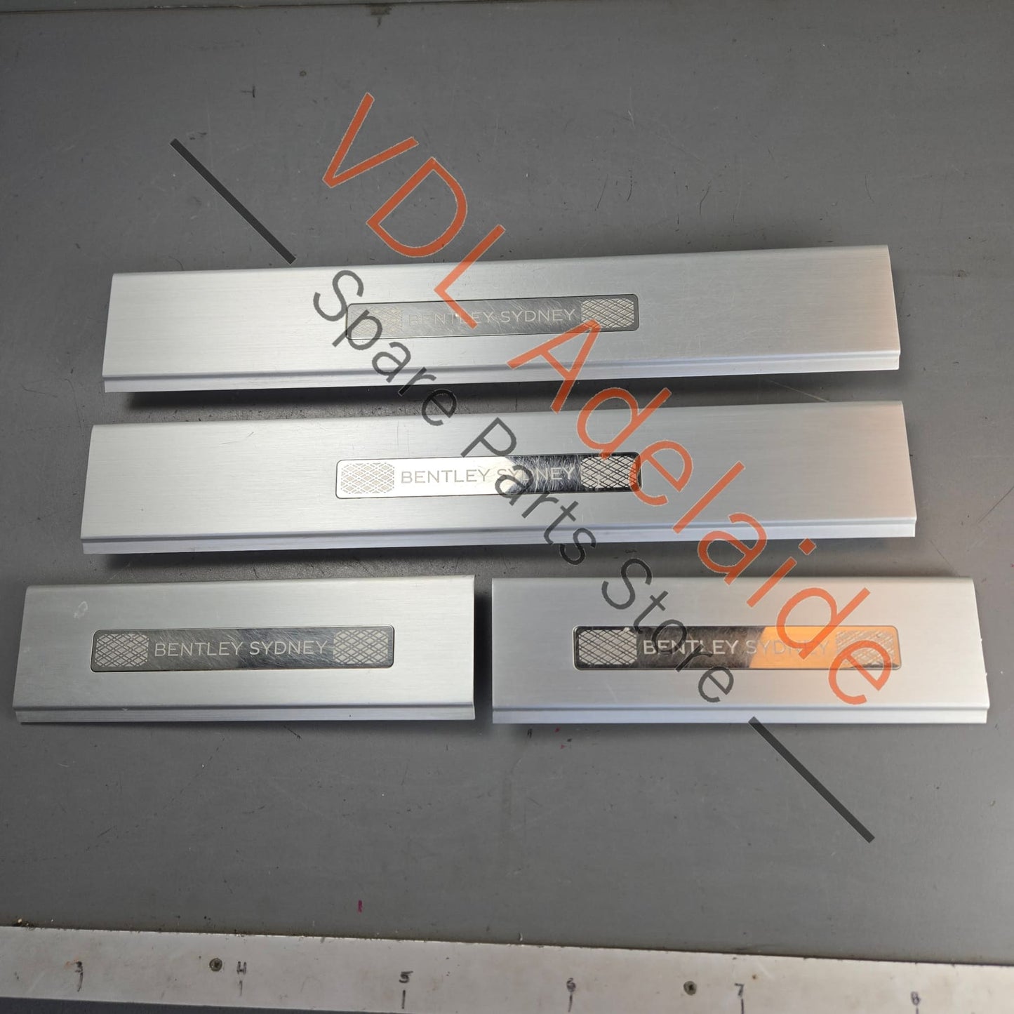 36A853373F 36A853374F 36A853375H 36A853376H Bentley Bentayga Sill Trim Covers "Bentley Sydney" Set of 4x pieces 36A853373F 36A853374F