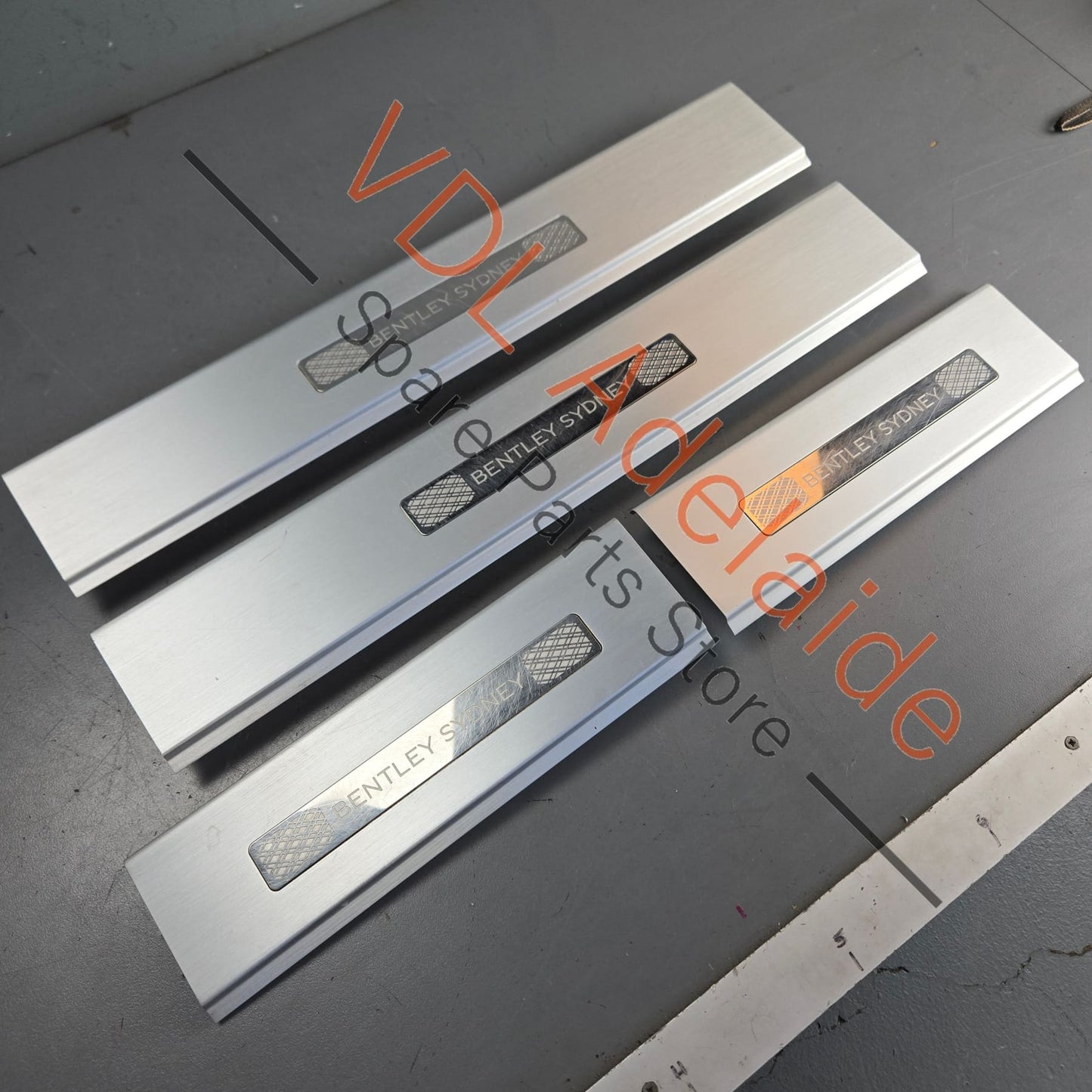 36A853373F 36A853374F 36A853375H 36A853376H Bentley Bentayga Sill Trim Covers "Bentley Sydney" Set of 4x pieces 36A853373F 36A853374F