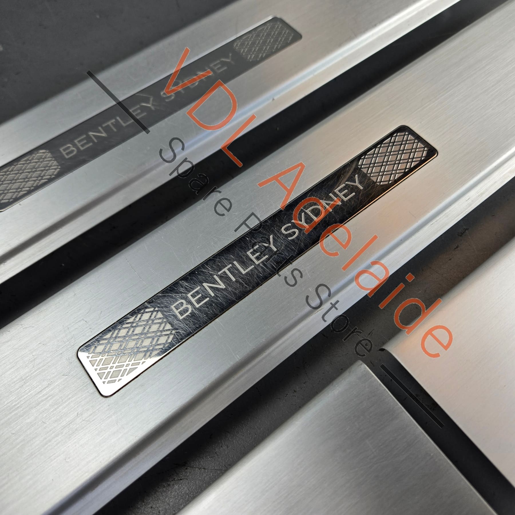 36A853373F 36A853374F 36A853375H 36A853376H Bentley Bentayga Sill Trim Covers "Bentley Sydney" Set of 4x pieces 36A853373F 36A853374F