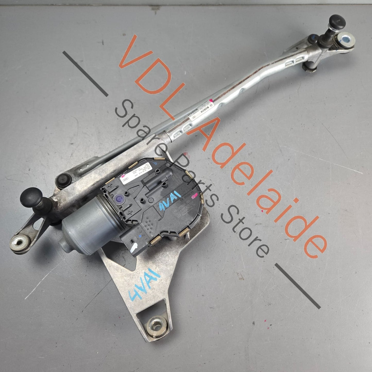 4M2955119A 4M2955023B   Audi Q7 Bentley Bentayga Windscreen Wiper Motor Assembly 4M2955119A 4M2955023B