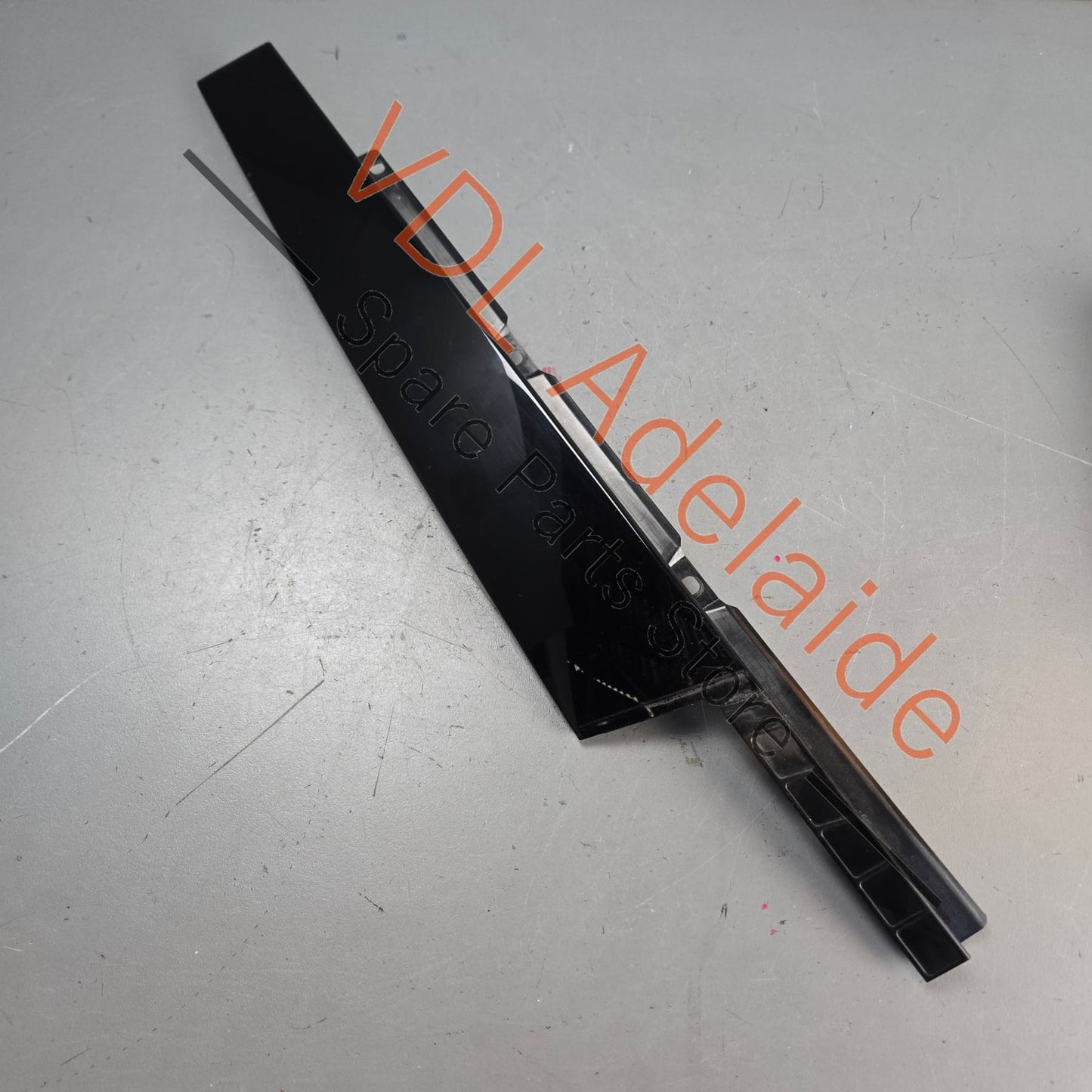 36A837902    Bentley Bentayga Exterior B Pillar Trim Gloss Black 36A837902 Front Right