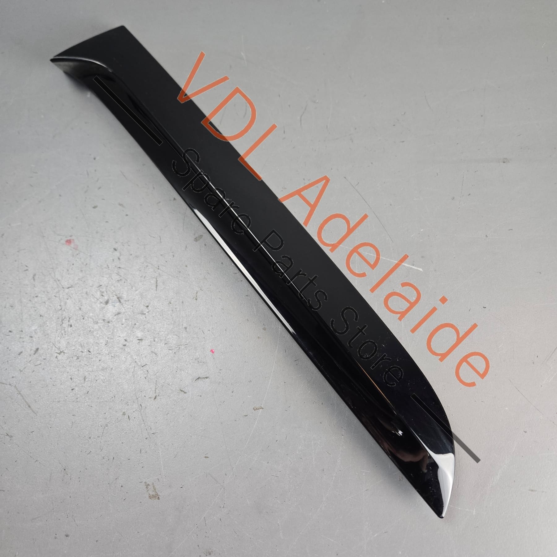 36A827206    Bentley Bentayga Rear Boot Hatch Aerodynamic Trim 36A827206 Right