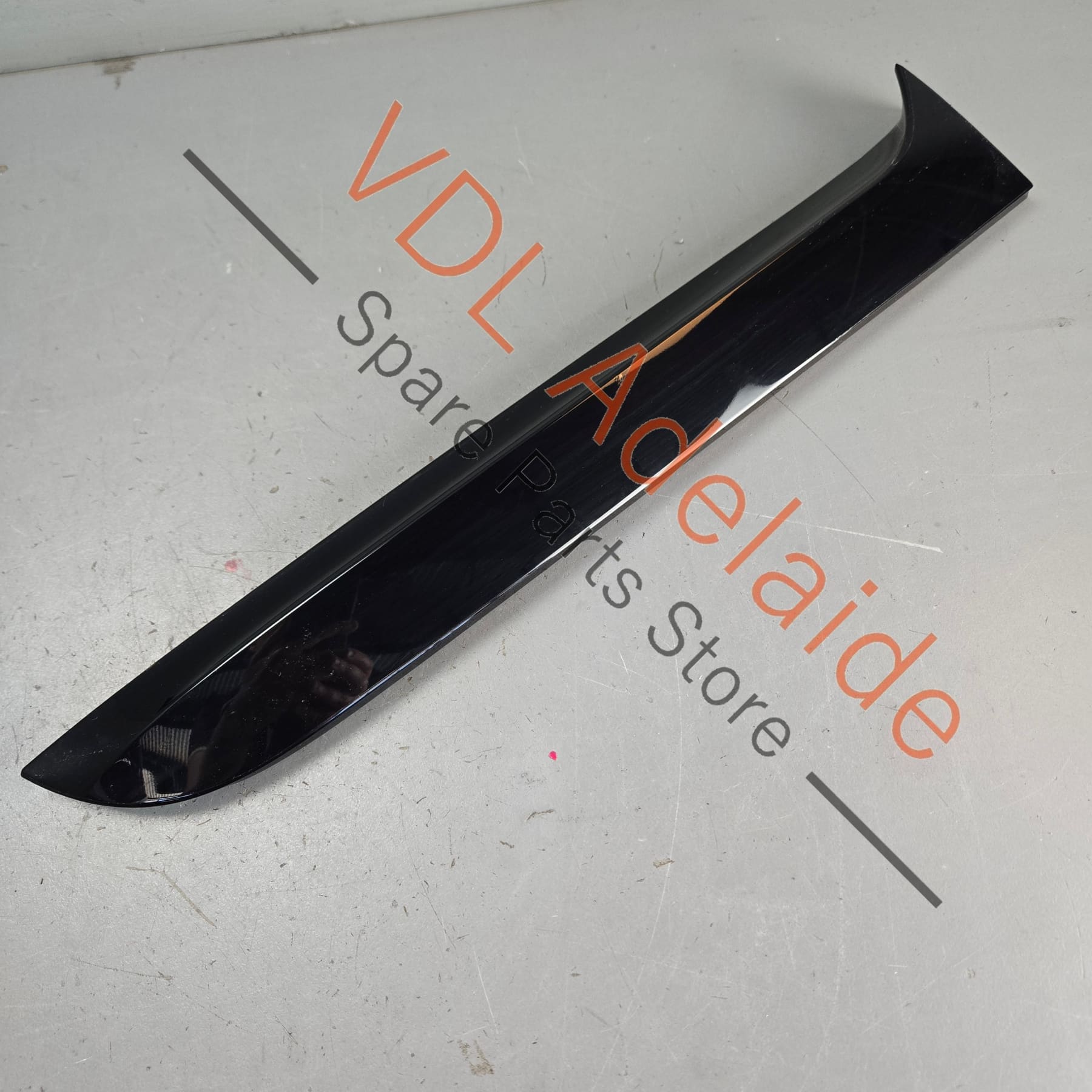 36A827206    Bentley Bentayga Rear Boot Hatch Aerodynamic Trim 36A827206 Right