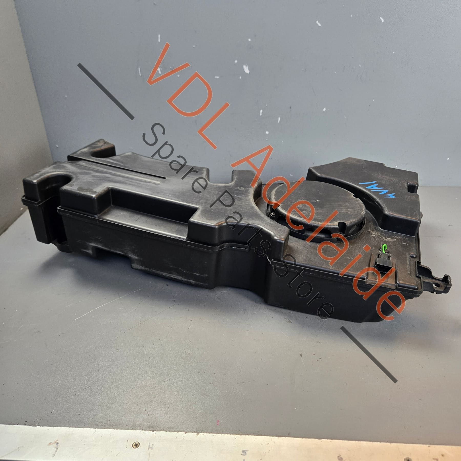 4M0035621    Audi Q7 Bentley Bentayga Subwoofer in Box 4M0035621