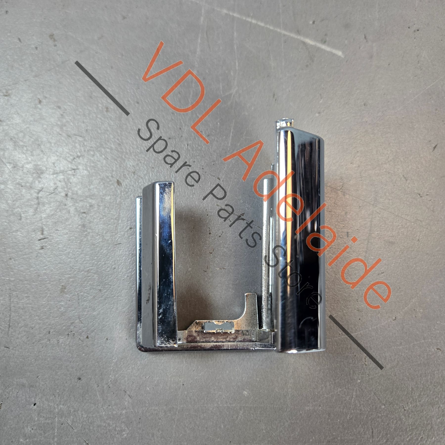 4M0881348    Bentley Bentayga Seat Rail Cover Chrome Trim Right