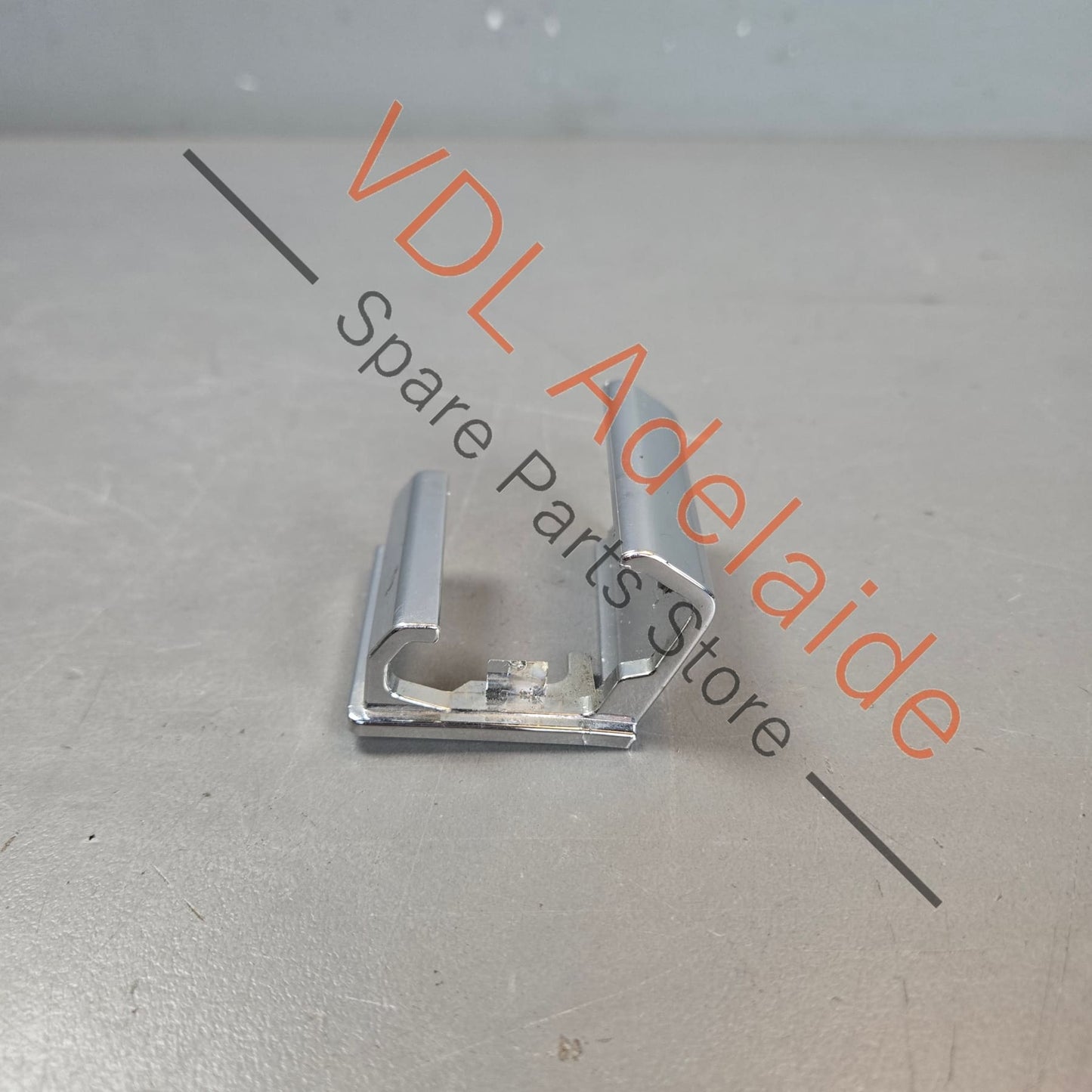 4M0881348    Bentley Bentayga Seat Rail Cover Chrome Trim Right