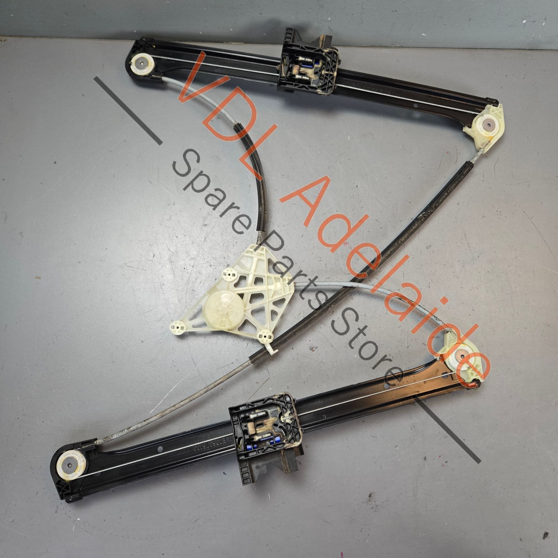 4M0839462A    Audi Q7 Bentley Bentayga Rear Right Window Regulator 4M0839462A