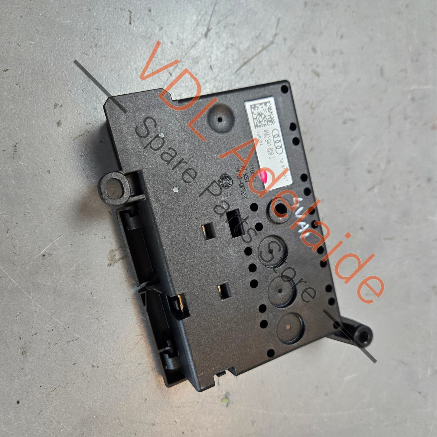 4M0941828J    Audi Q7 Bentley Bentayga Main Fuse Block 4M0941828J 125A