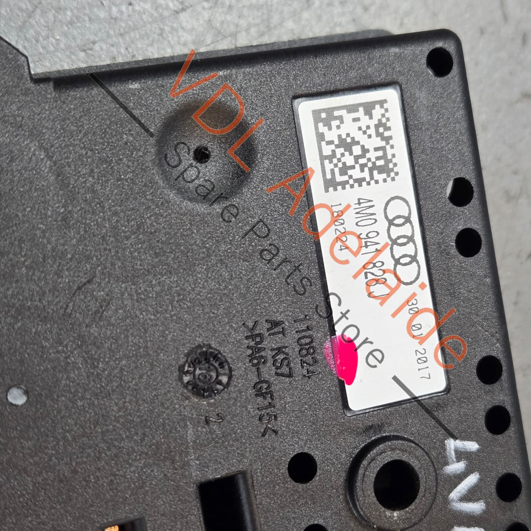 4M0941828J    Audi Q7 Bentley Bentayga Main Fuse Block 4M0941828J 125A