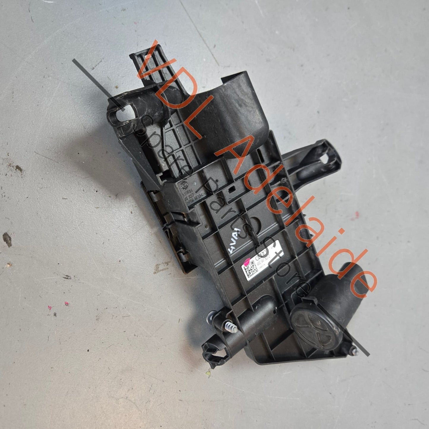 4M0941823D    Audi Q7 Bentley Bentayga Main Battery Lead Terminal 4M0941823D