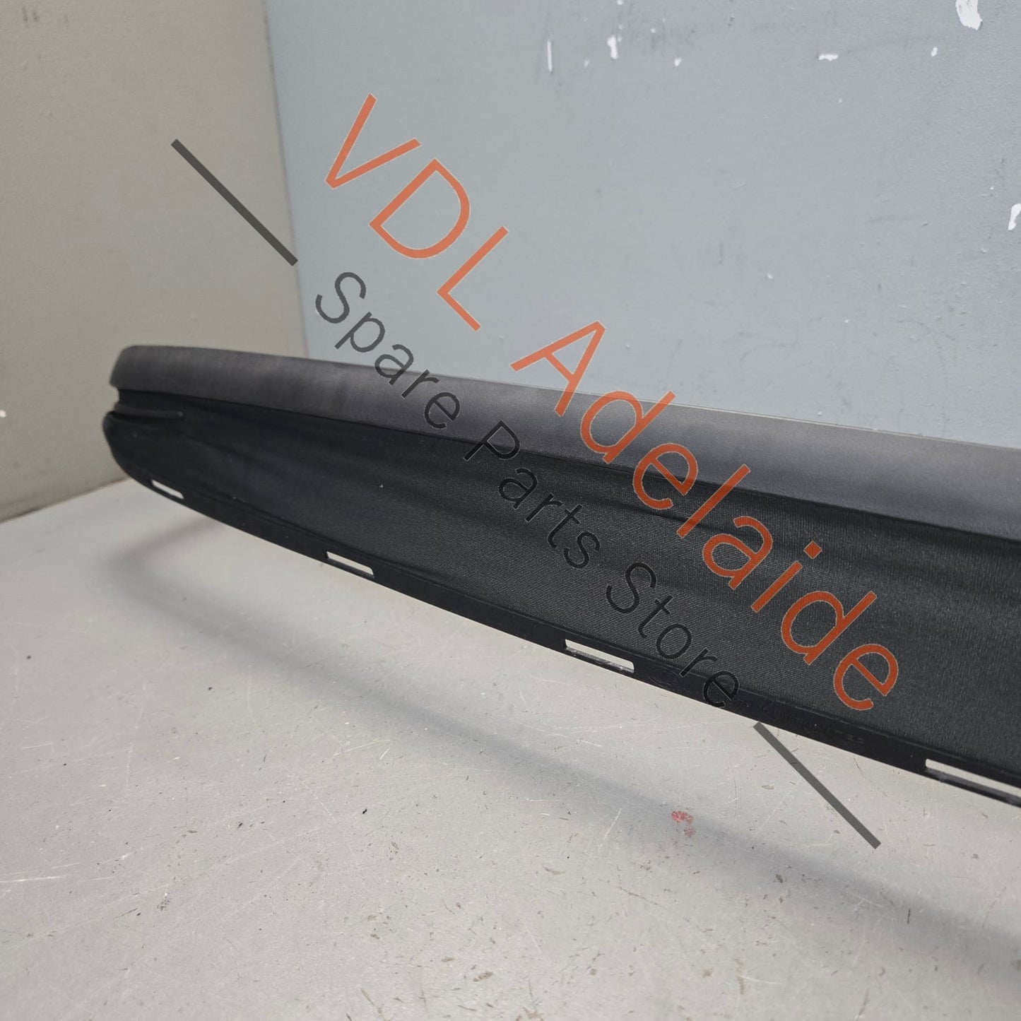 4M0877651A    Audi Q7 Bentley Bentayga Sunroof Shade Wind Deflector 4M0877651A