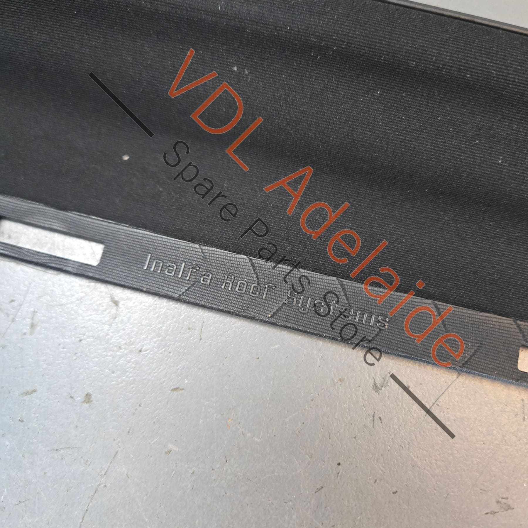 4M0877651A    Audi Q7 Bentley Bentayga Sunroof Shade Wind Deflector 4M0877651A