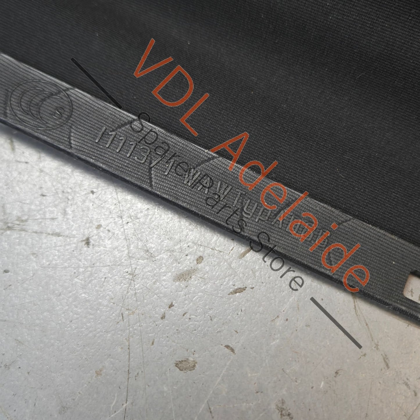 4M0877651A    Audi Q7 Bentley Bentayga Sunroof Shade Wind Deflector 4M0877651A