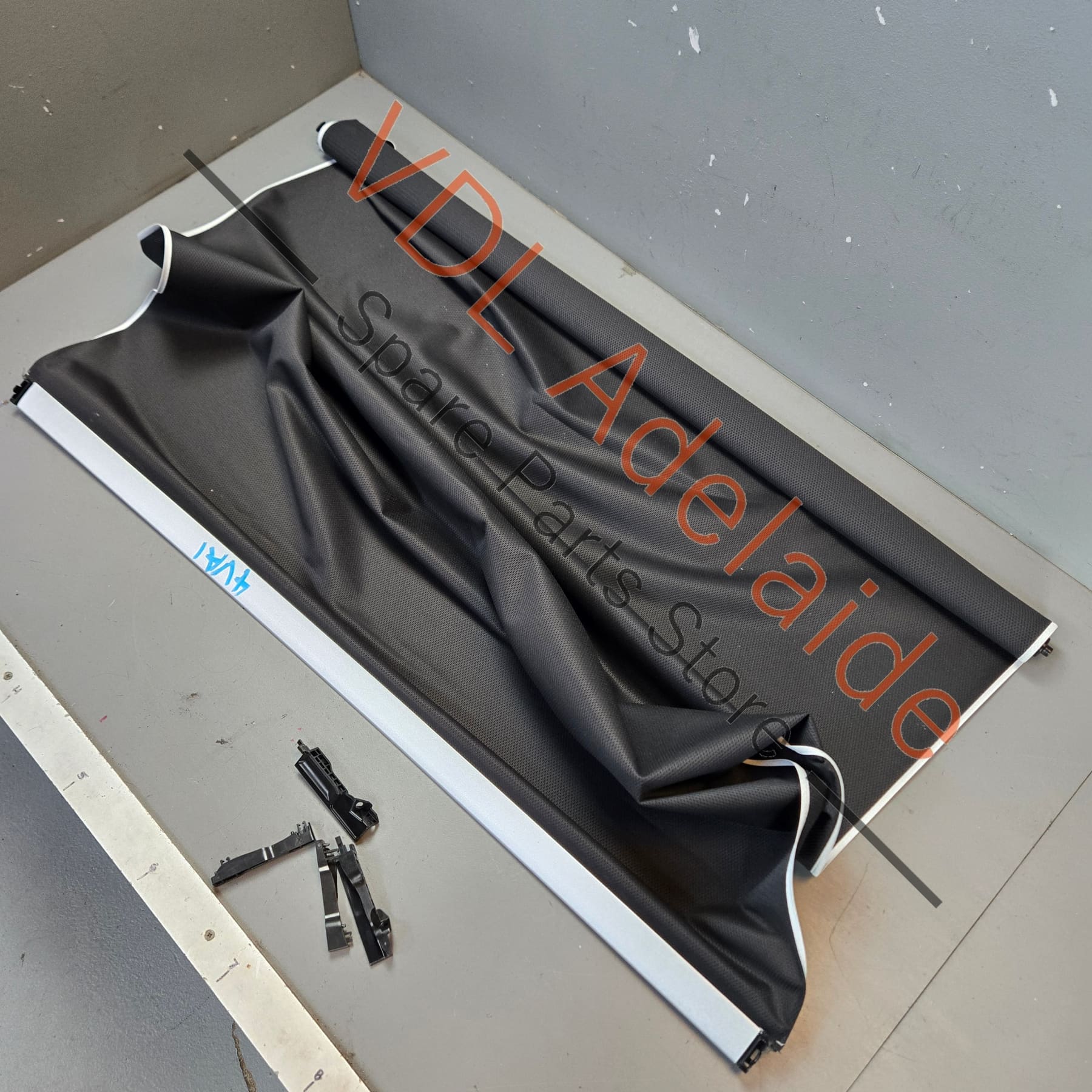 4M0877307A5L9 4M0877307A   Audi Q7 Bentley Bentayga Panoramic Sunroof Shade 4M0877307A 5L9